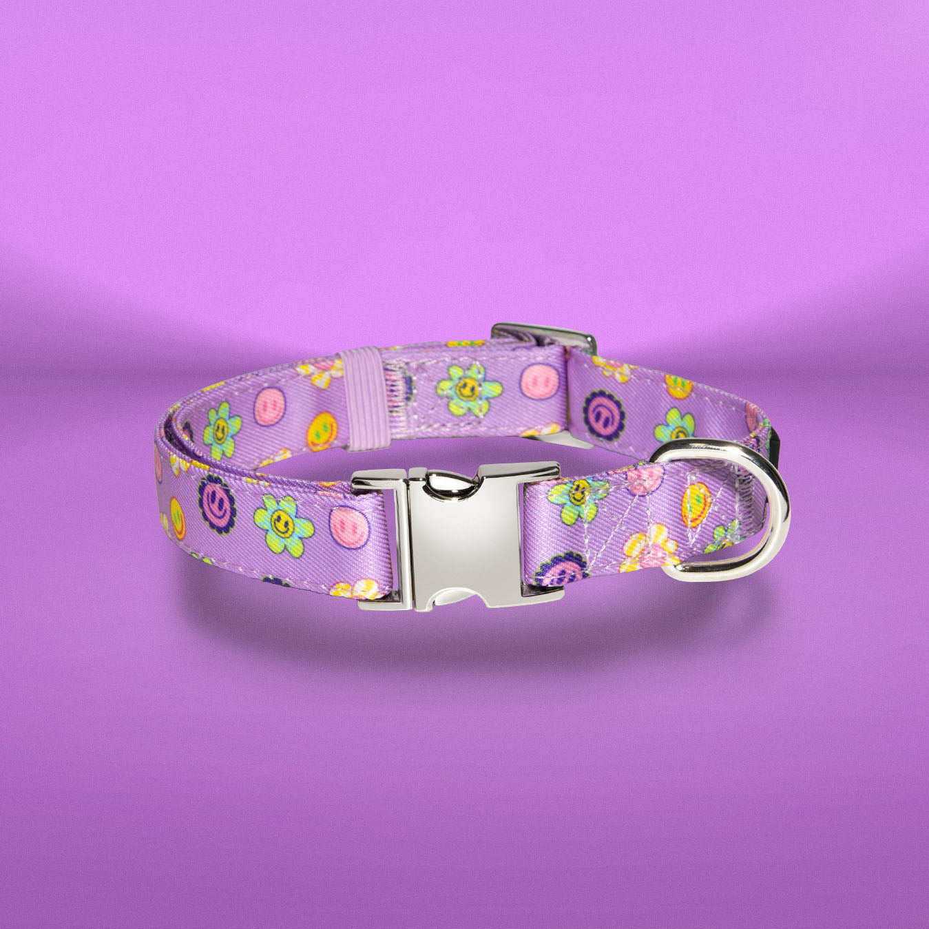 Flower Power dog collar buckle detail from the 4-piece walking set